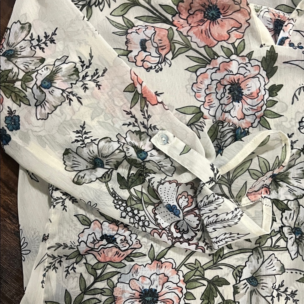 Signature Studio Floral Blouse with Pastel Hues - Picture 6 of 6